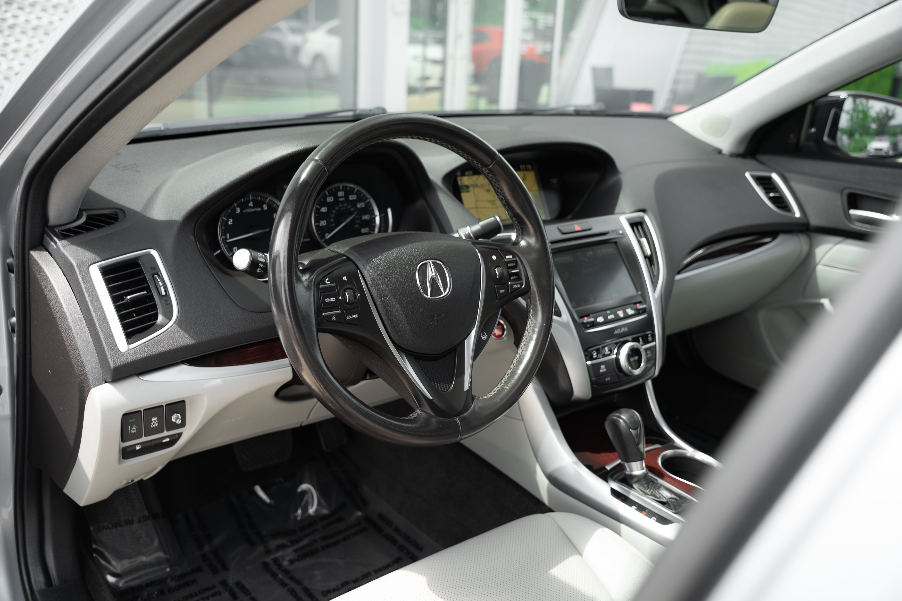 Used 2015 Acura TLX w/ Technology Package FWD image 10