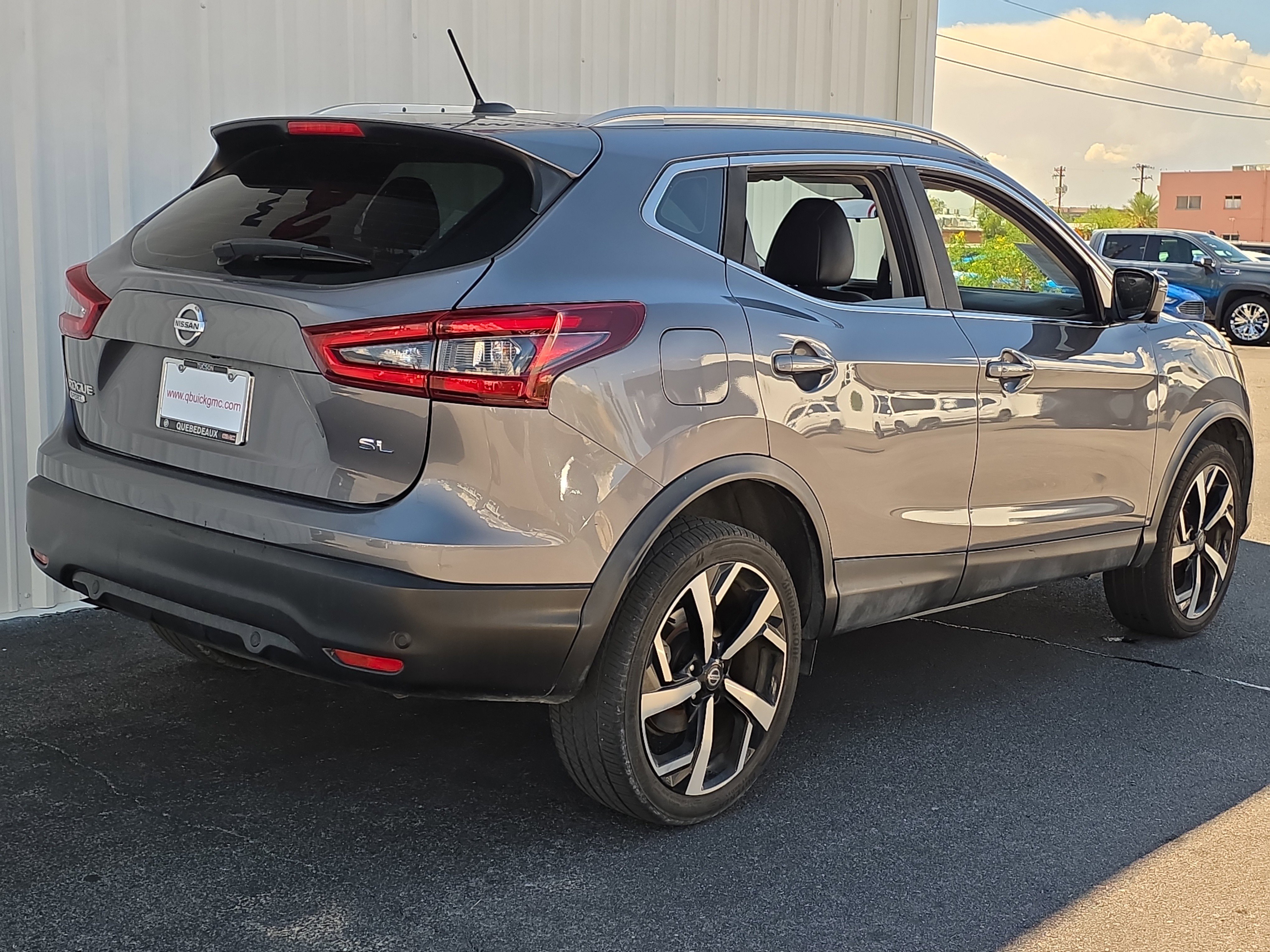 Used 2020 Nissan Rogue Sport SL image 4