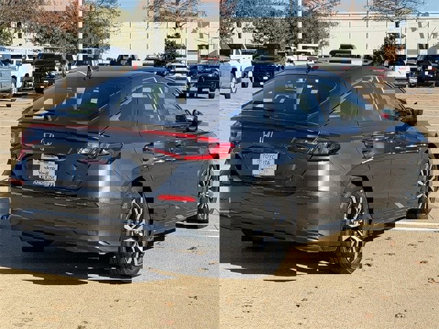 Used 2023 Honda Civic EX-L image 4