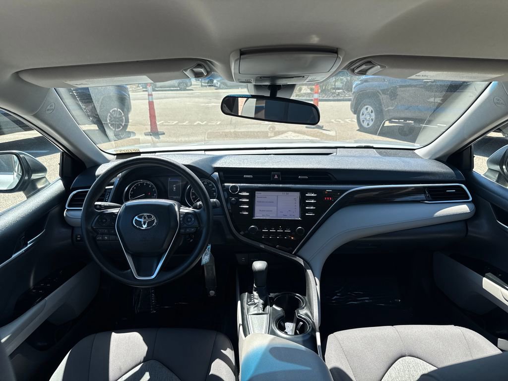 Used 2018 Toyota Camry LE FWD image 10