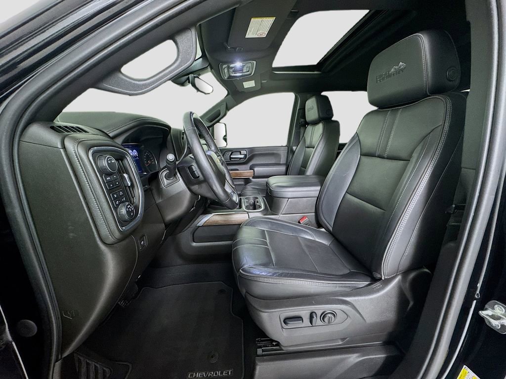 Used 2023 Chevrolet Silverado 3500 High Country image 11