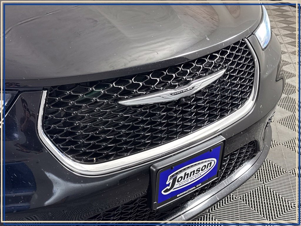 Certified 2025 Chrysler Pacifica Select FWD image 4