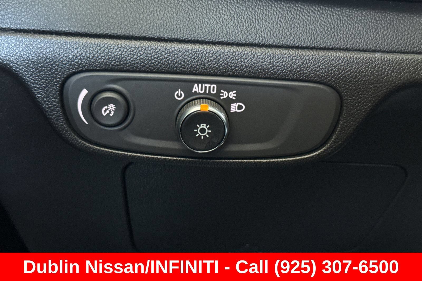 Used 2023 Chevrolet Bolt EUV LT FWD image 41