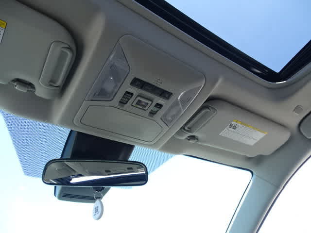 Used 2023 Toyota RAV4 XLE Premium AWD/4WD image 34