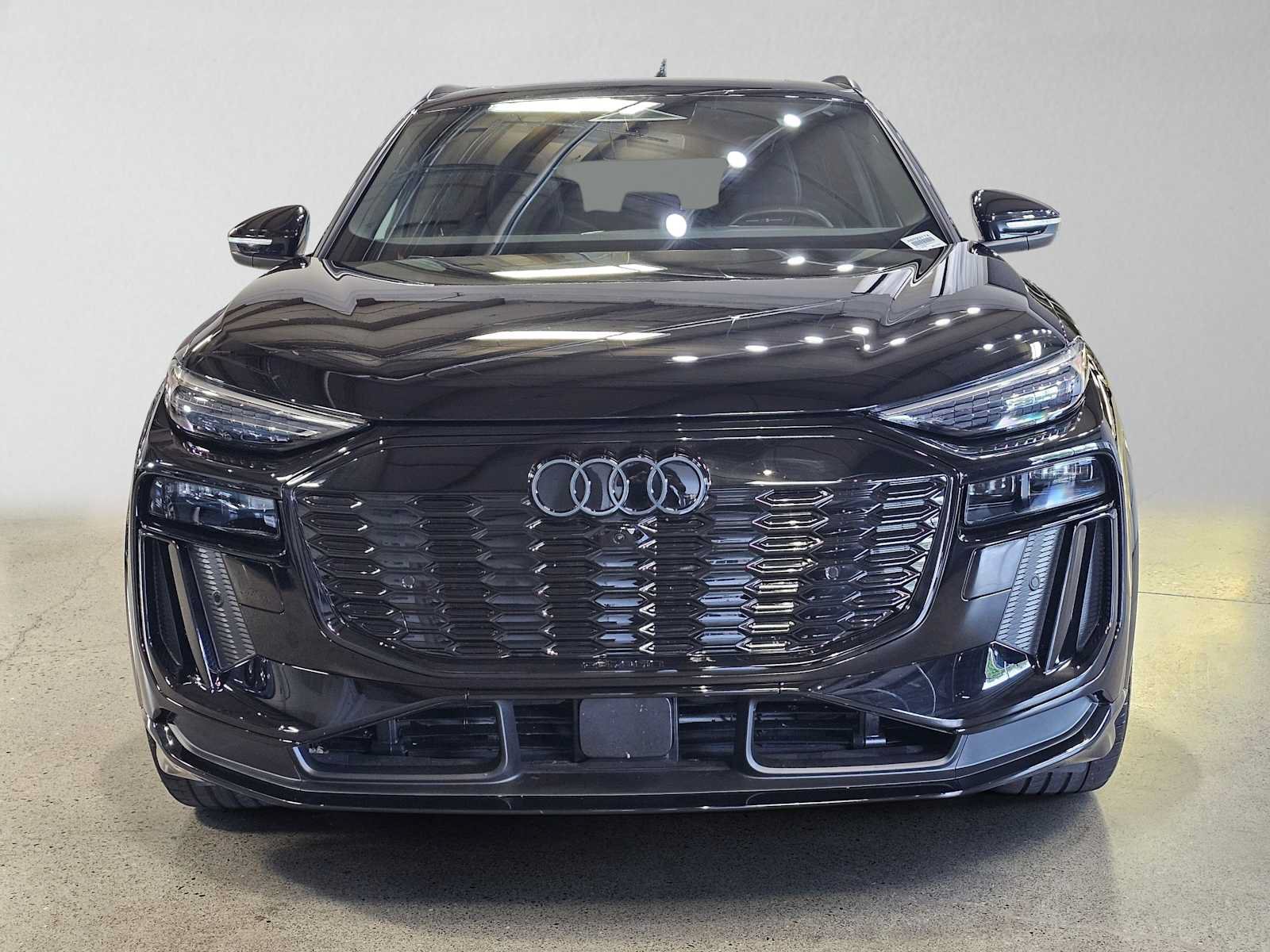 Used 2025 Audi SQ6 e-tron Prestige AWD/4WD image 8