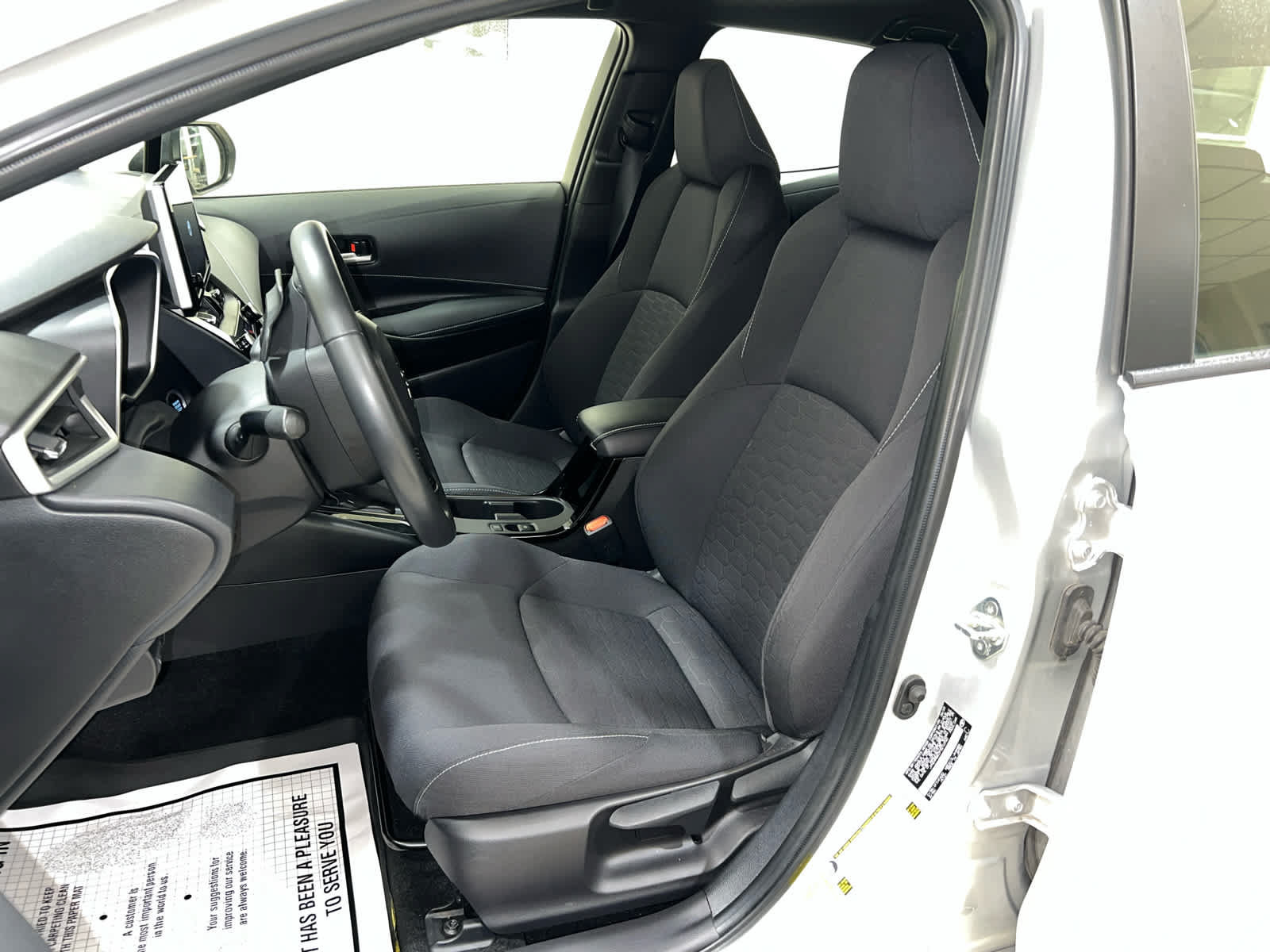 Used 2023 Toyota Corolla SE w/ SE Premium Package FWD image 16
