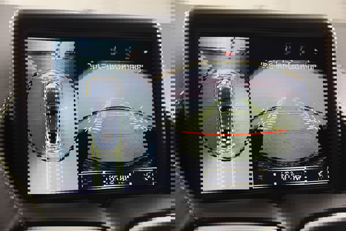 Used 2019 Aston Martin V8 Vantage Coupe RWD image 11