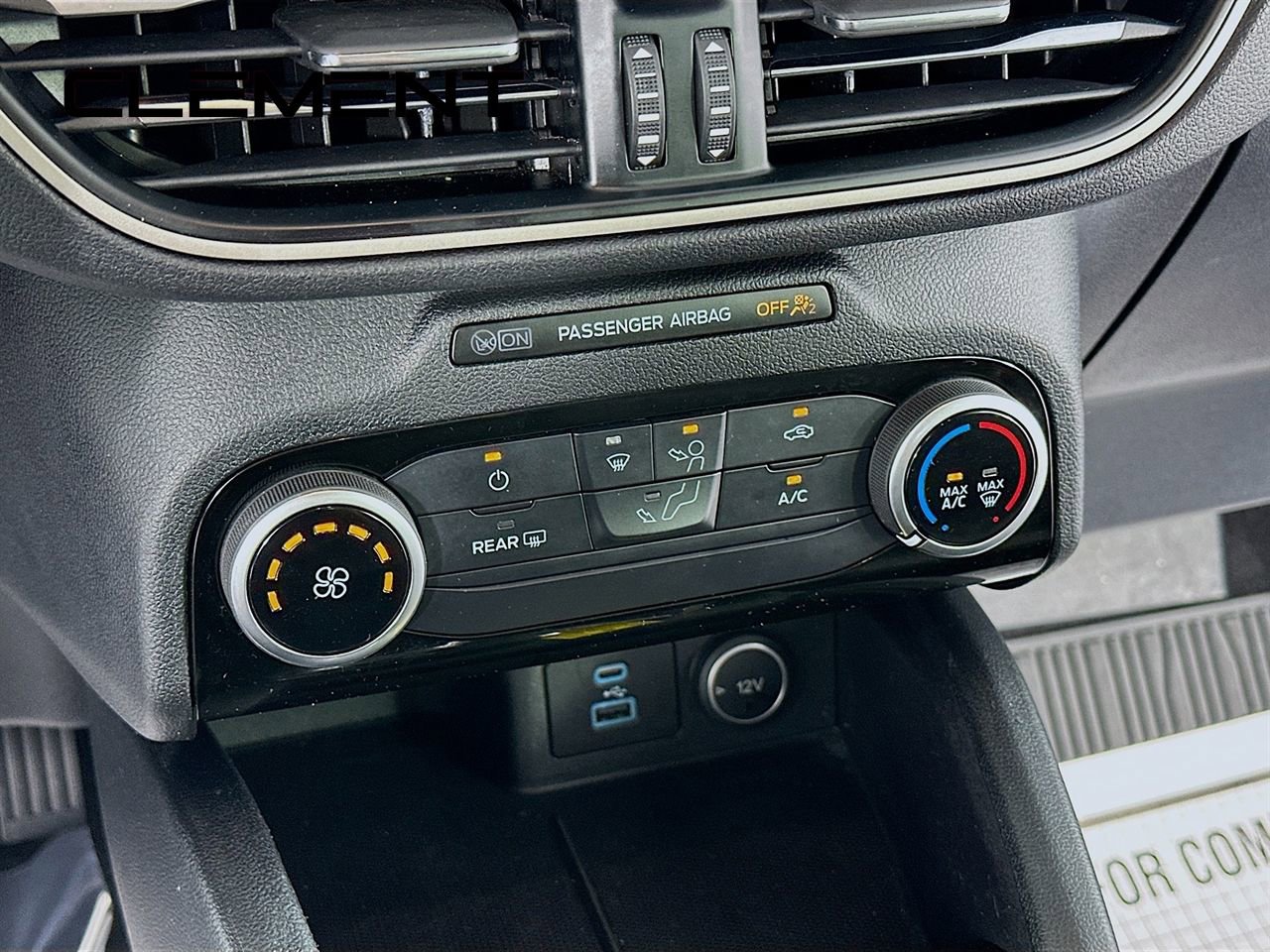 Used 2021 Ford Escape SE image 22