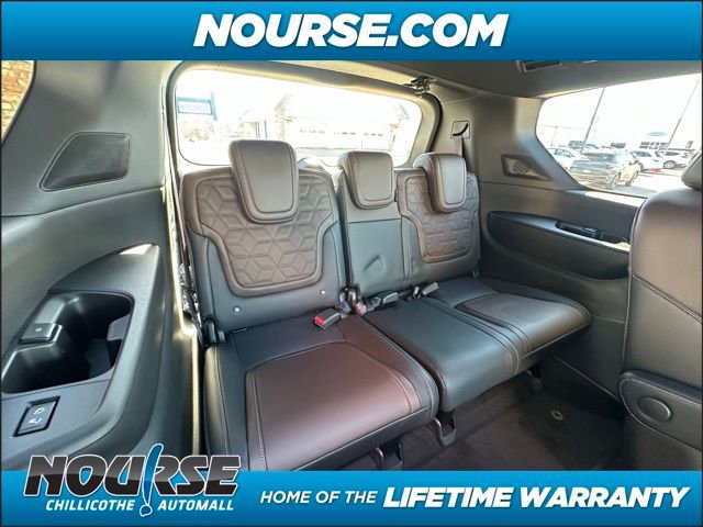 New 2025 Nissan Armada Platinum Reserve image 16