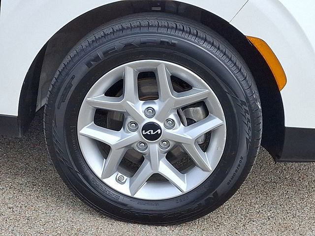 Used 2025 Kia Soul LX w/ LX Technology Package image 8