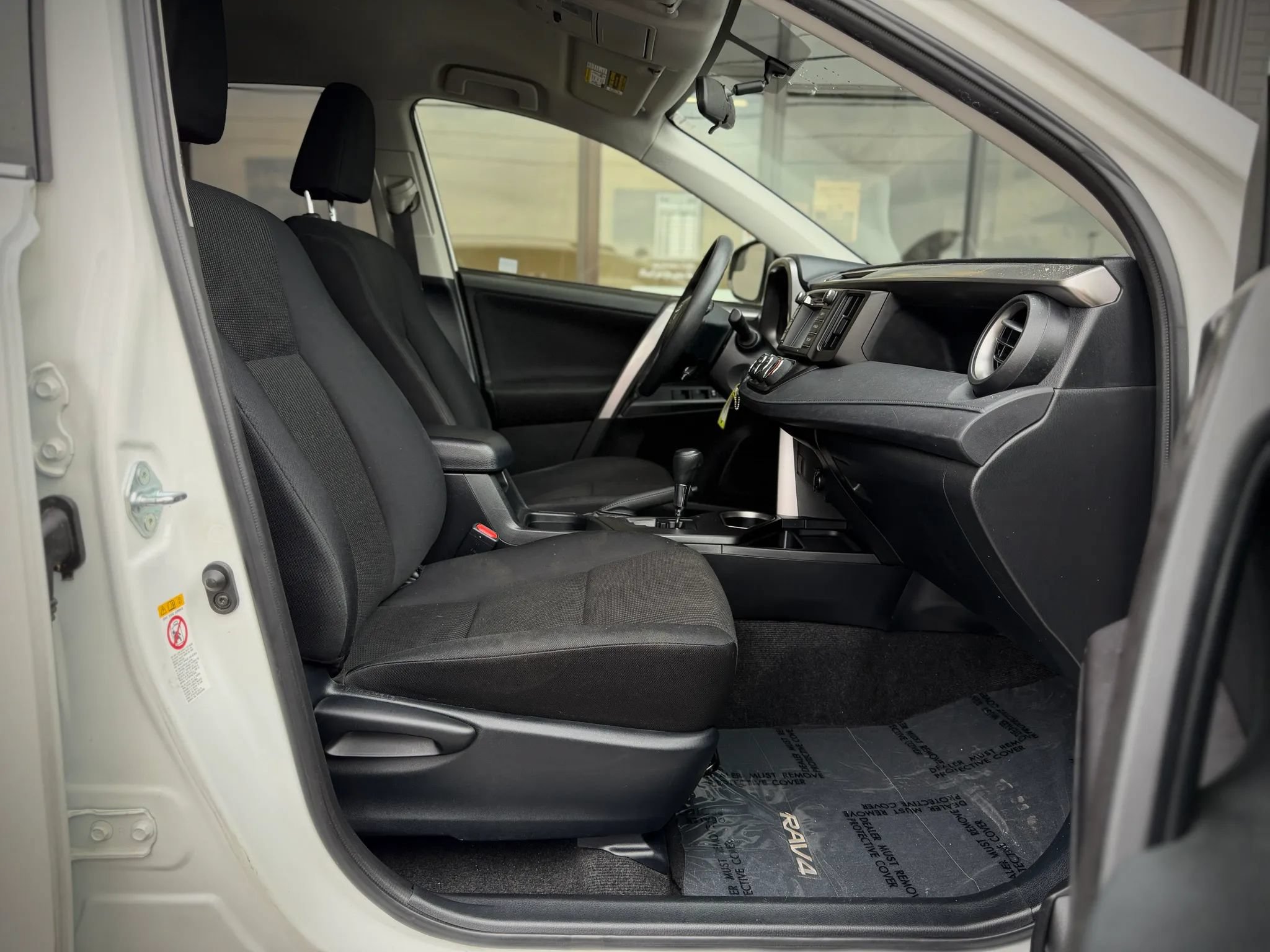 Used 2016 Toyota RAV4 LE FWD image 15