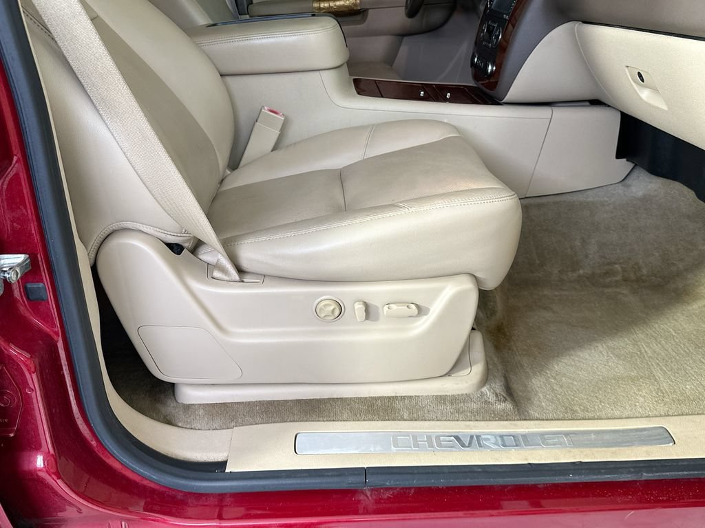 Used 2013 Chevrolet Tahoe LTZ RWD image 23