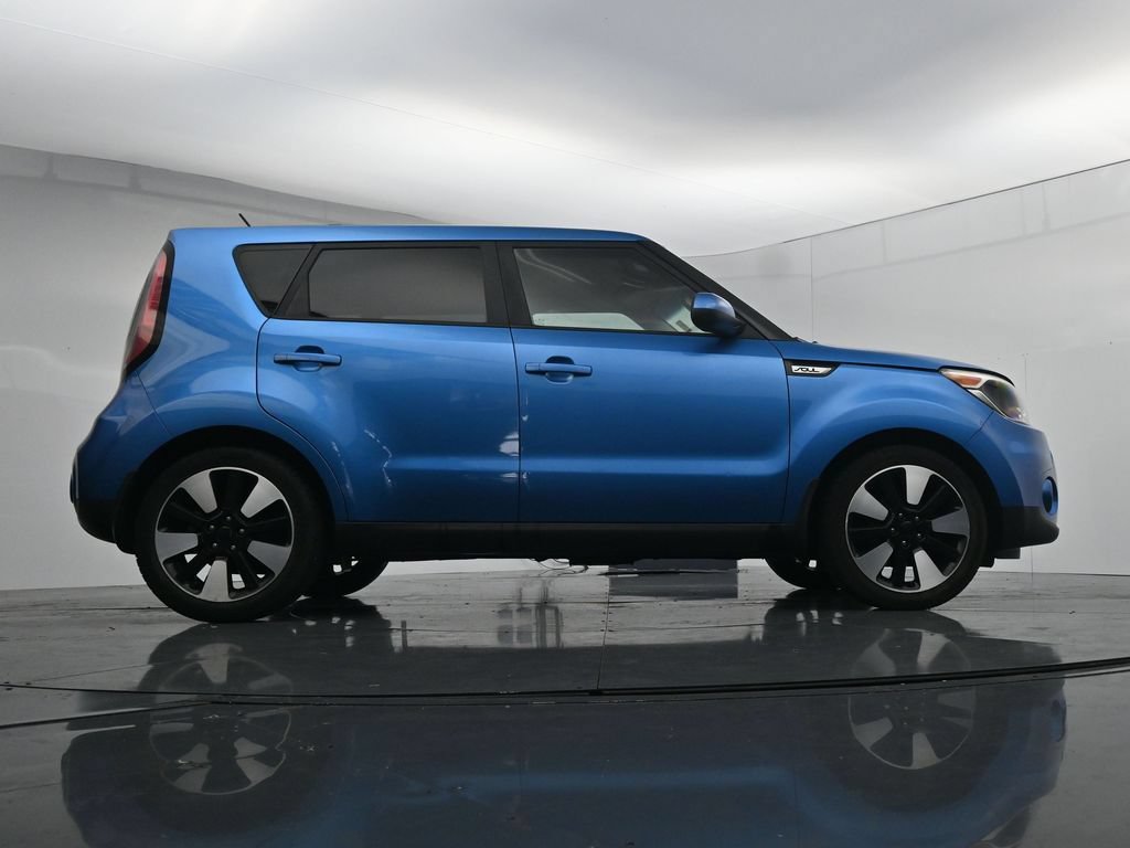 Used 2017 Kia Soul + w/ Designer's Package FWD image 39