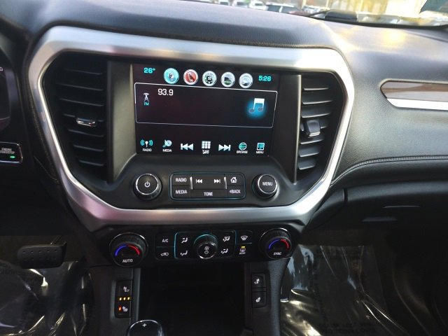 Used 2018 GMC Acadia SLE image 15
