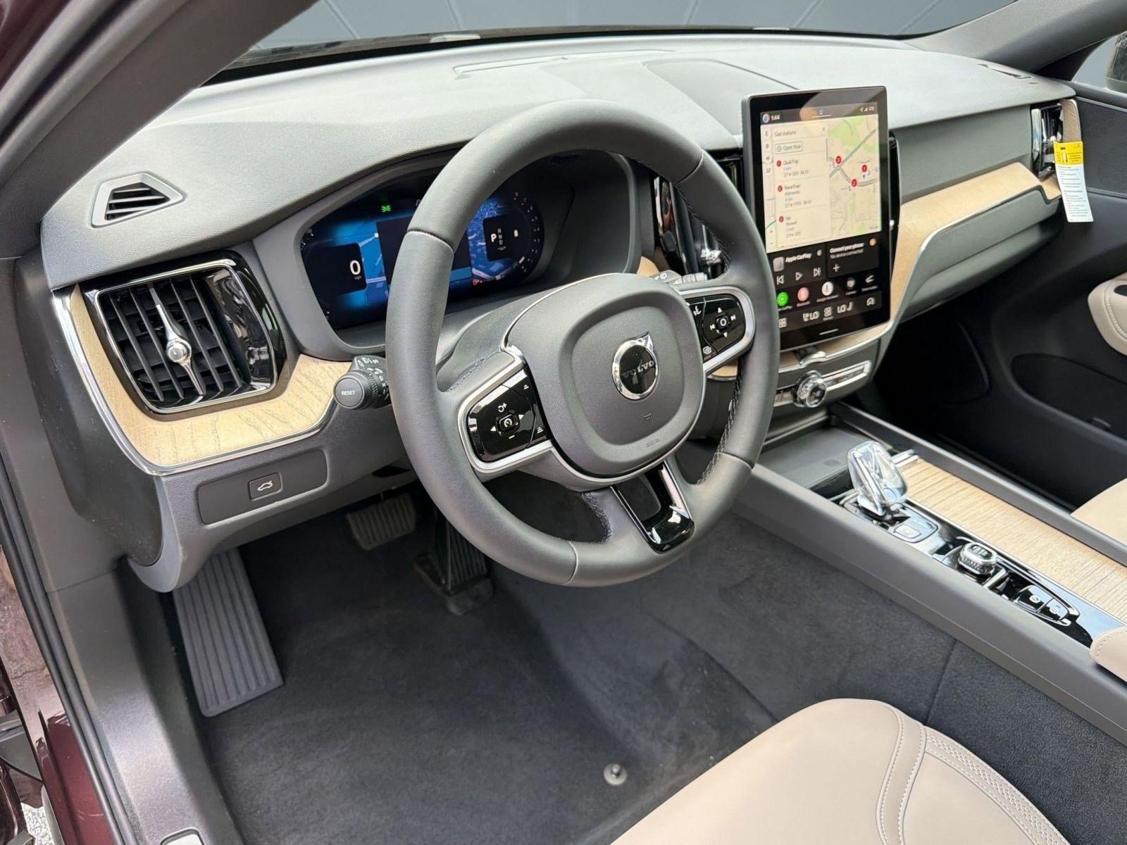 New 2026 Volvo XC60 B5 Plus w/ Climate Package AWD/4WD image 4