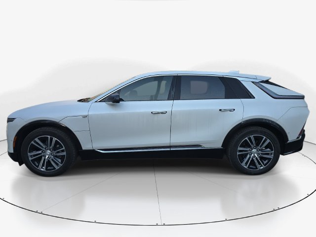 Used 2024 Cadillac Lyriq Luxury RWD image 9