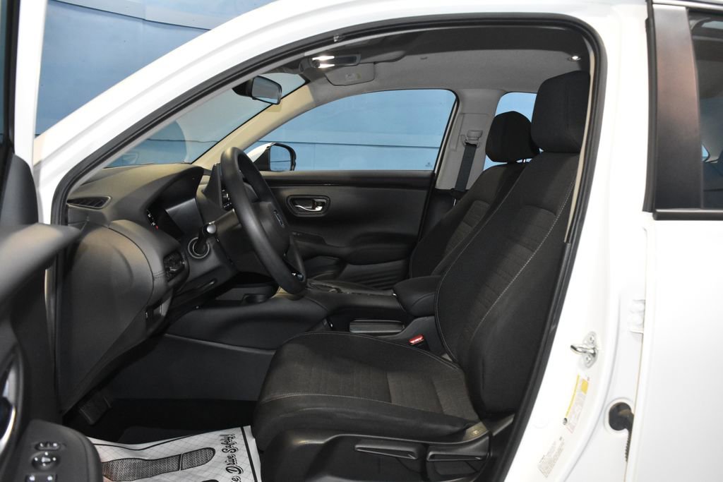Used 2023 Honda HR-V LX image 6
