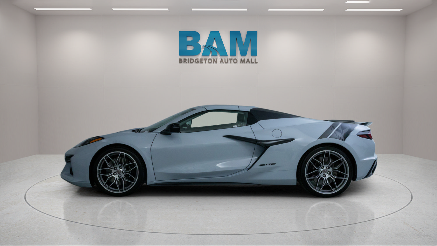 Used 2024 Chevrolet Corvette Z06 RWD image 4