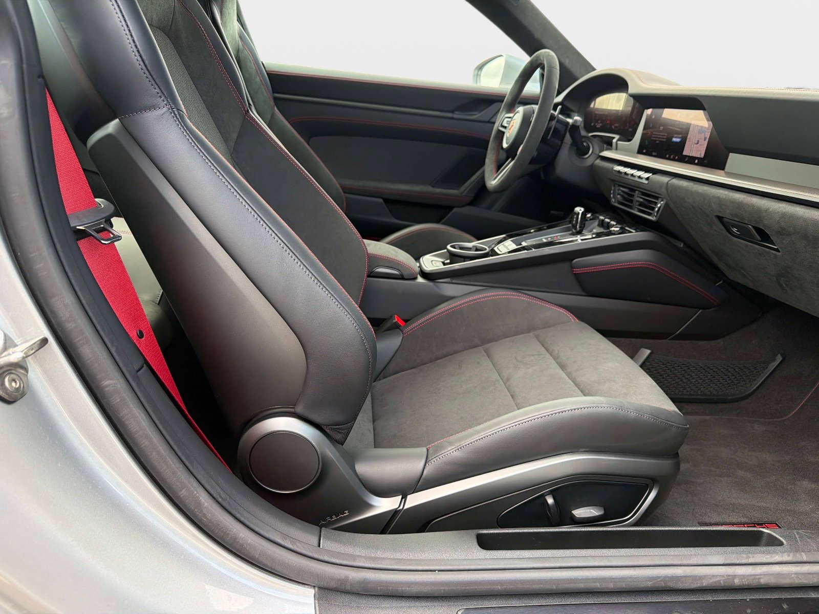 Used 2026 Porsche 911 Carrera GTS image 25