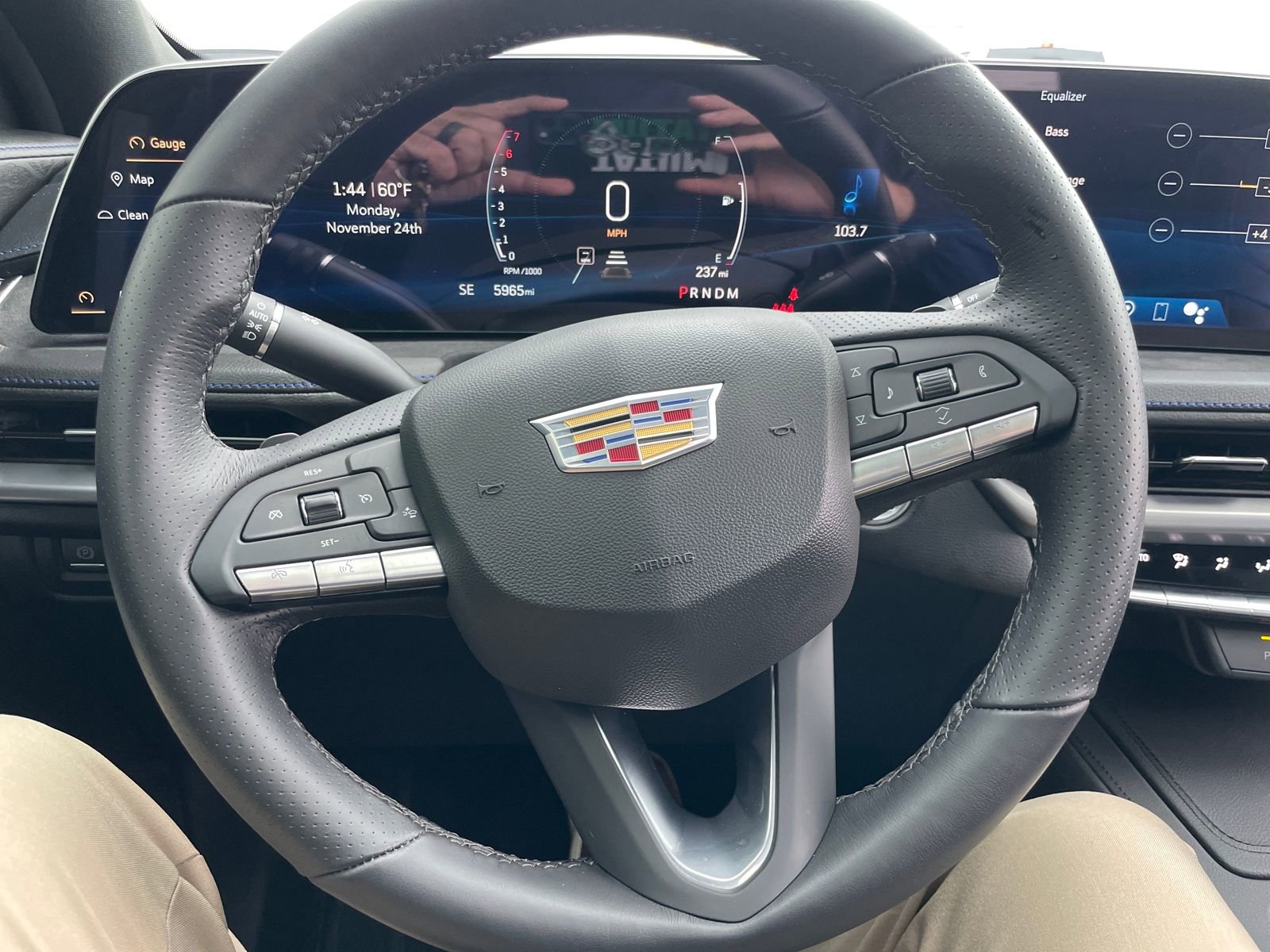 Used 2025 Cadillac XT4 Sport image 15