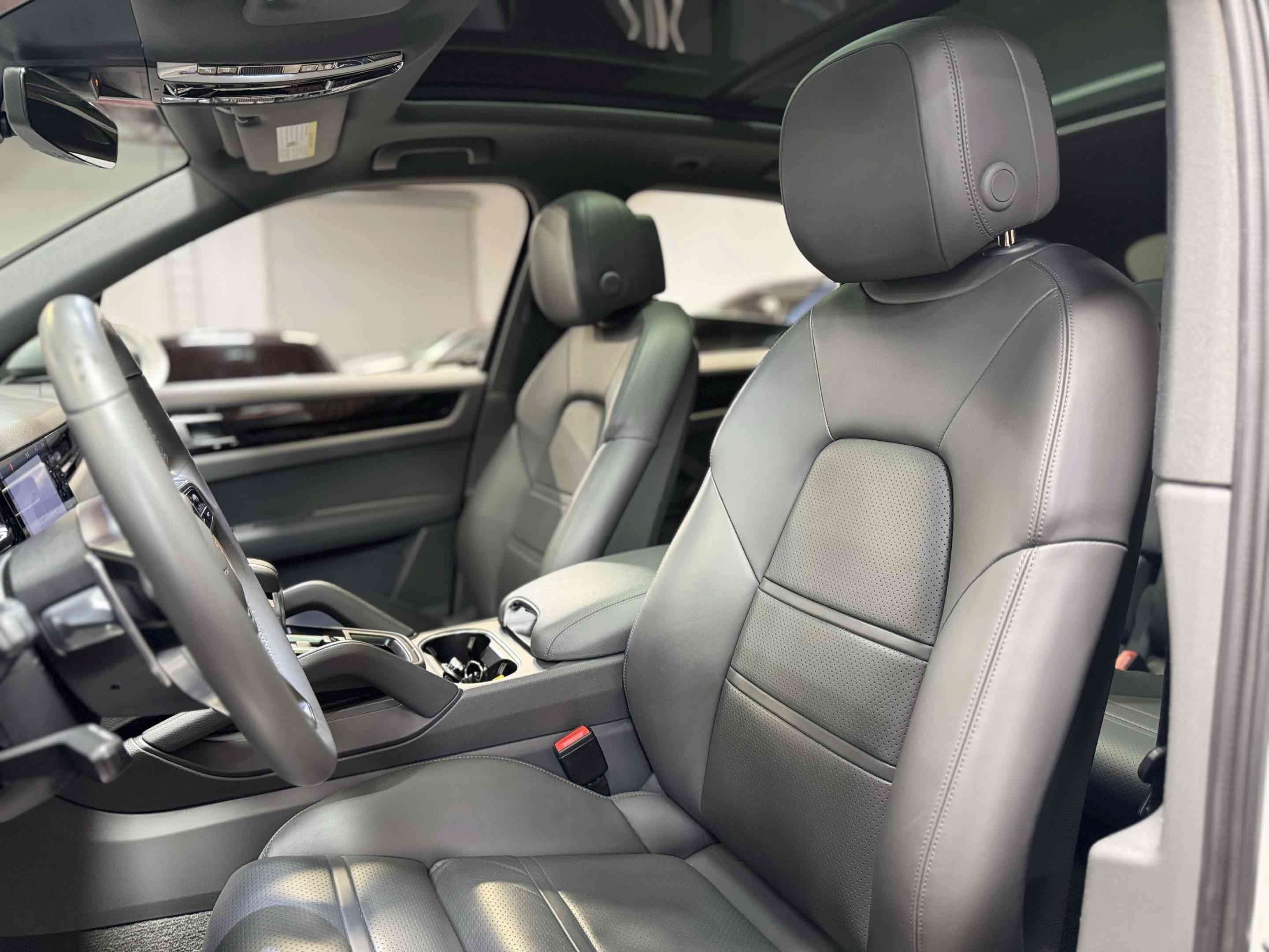 Used 2019 Porsche Cayenne AWD/4WD image 28