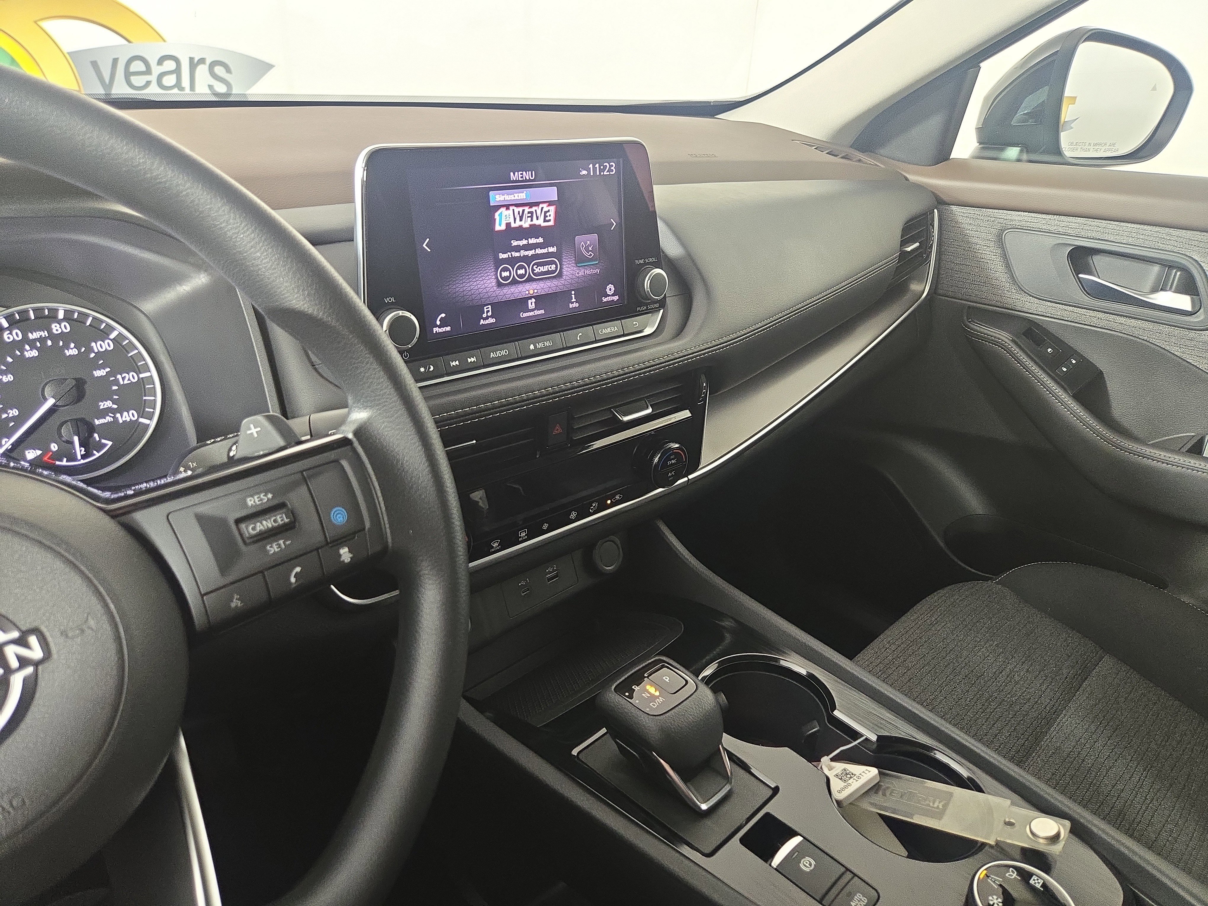 Used 2023 Nissan Rogue SV image 23