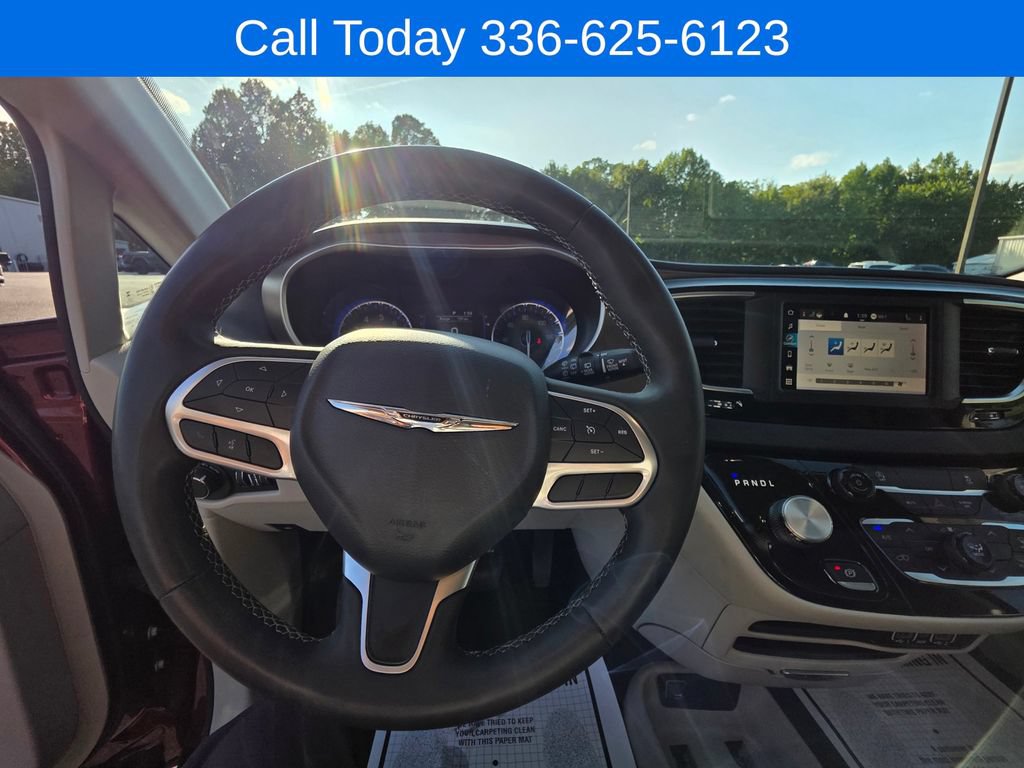 Used 2023 Chrysler Voyager LX FWD image 14