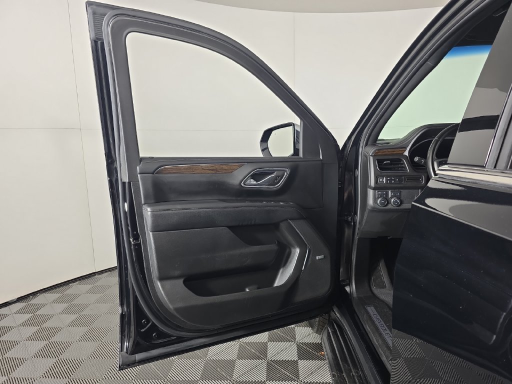 Used 2024 Chevrolet Tahoe Premier AWD/4WD image 23