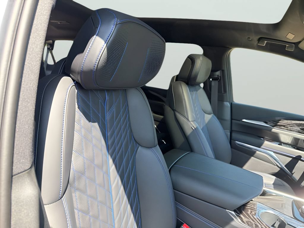 New 2026 Cadillac Escalade IQL Sport 1 w/ LPO, Floor Liner Package AWD/4WD image 42