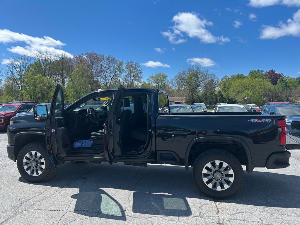 Used 2022 Chevrolet Silverado 2500 LT w/ Convenience Package AWD/4WD image 7