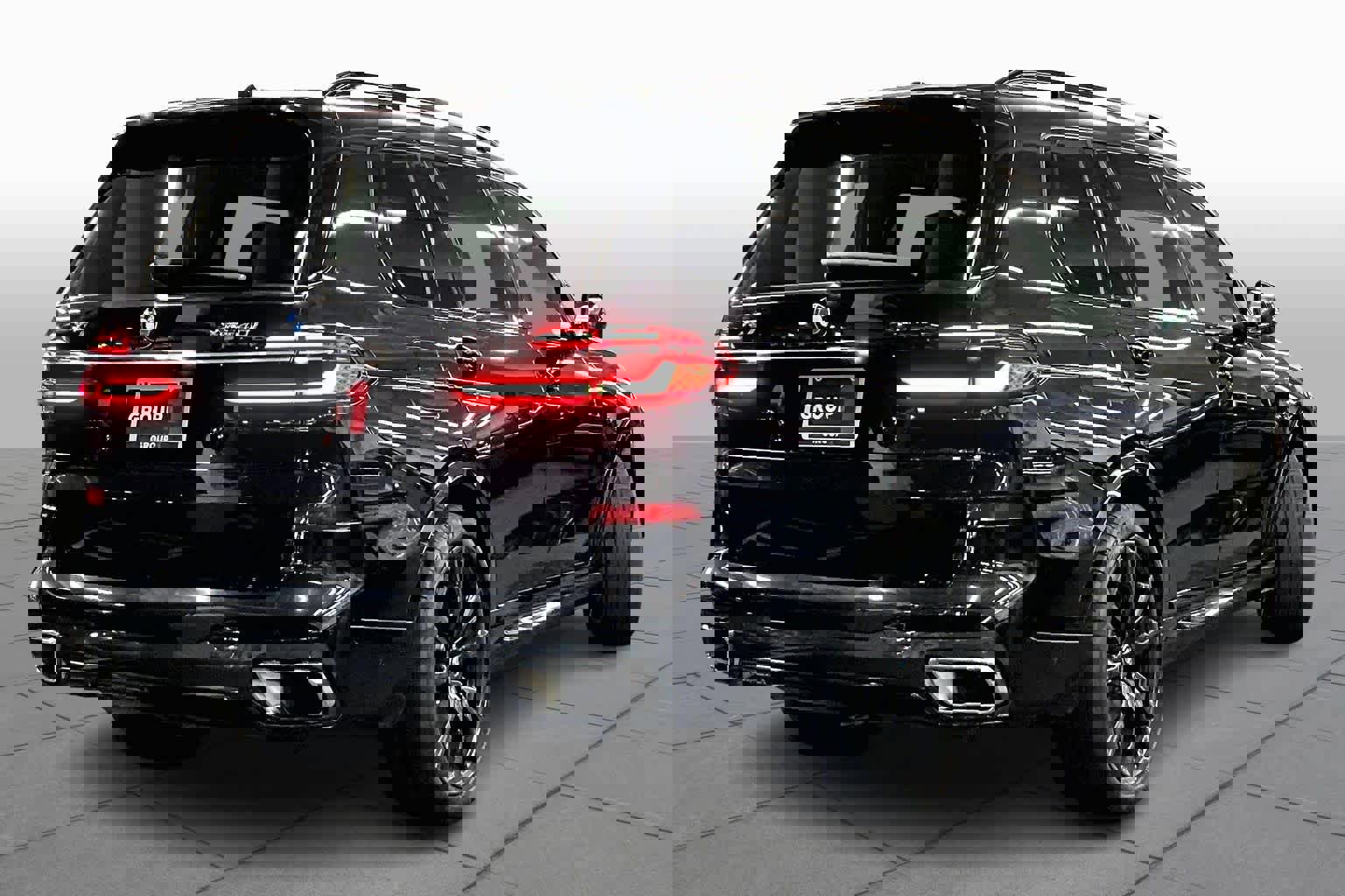 Used 2025 BMW X7 xDrive40i w/ M Sport Package image 12