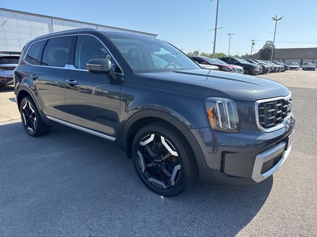Used 2023 Kia Telluride S AWD/4WD image 5