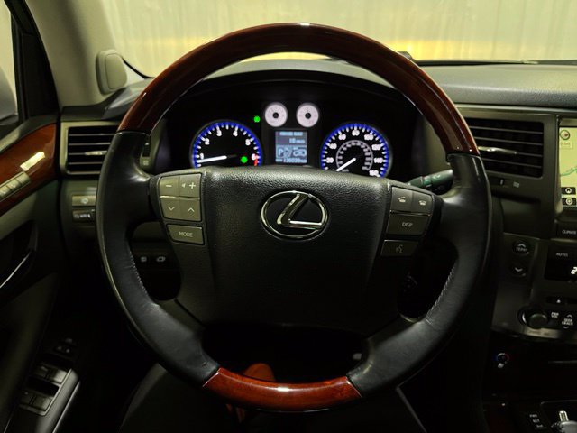 Used 2009 Lexus LX 570 4WD w/ Preferred Accessory Pkg image 22