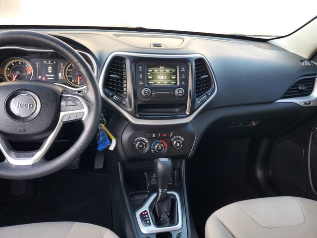 Used 2016 Jeep Cherokee Sport w/ Trailer Tow Group FWD image 14