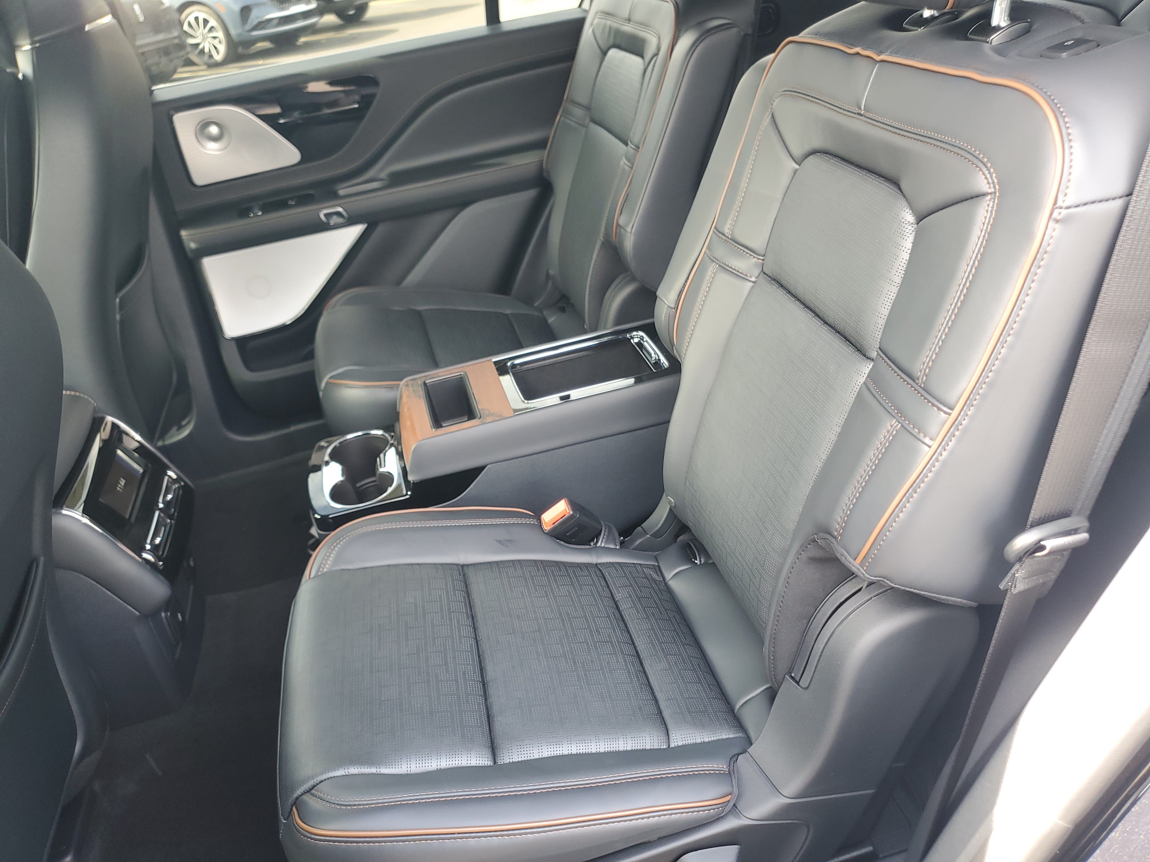 New 2027 Lincoln Aviator Black Label w/ Dynamic Handling Package AWD/4WD image 27