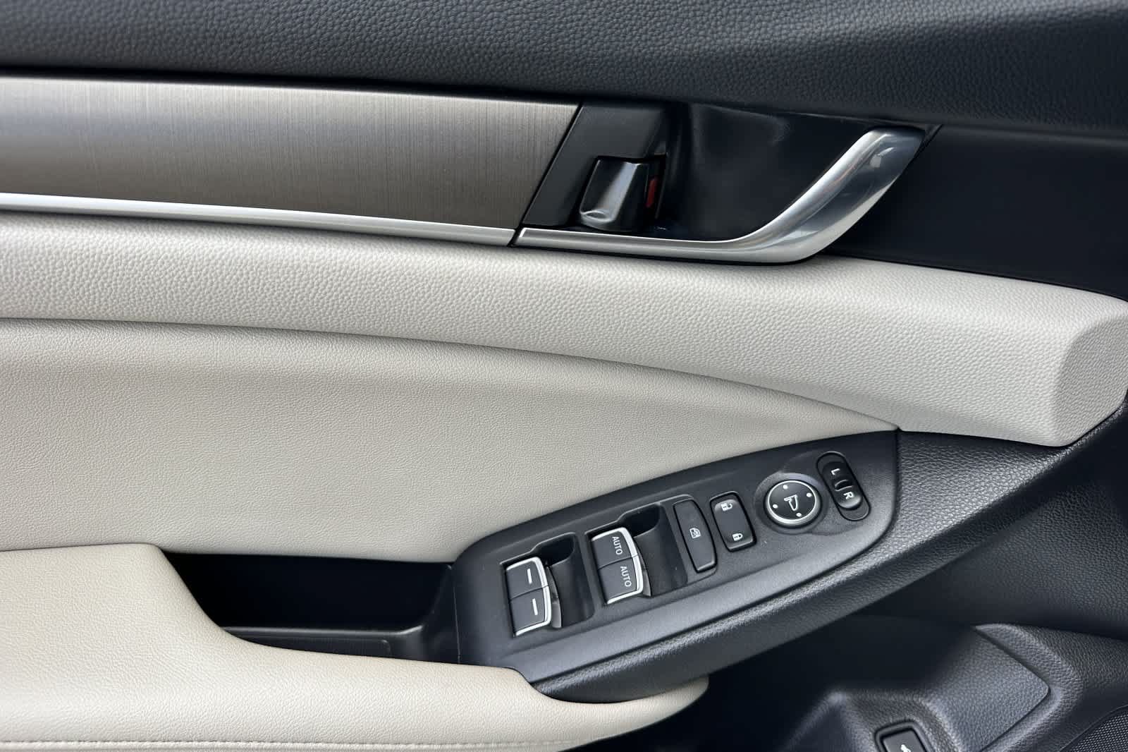 Used 2019 Honda Accord LX image 10