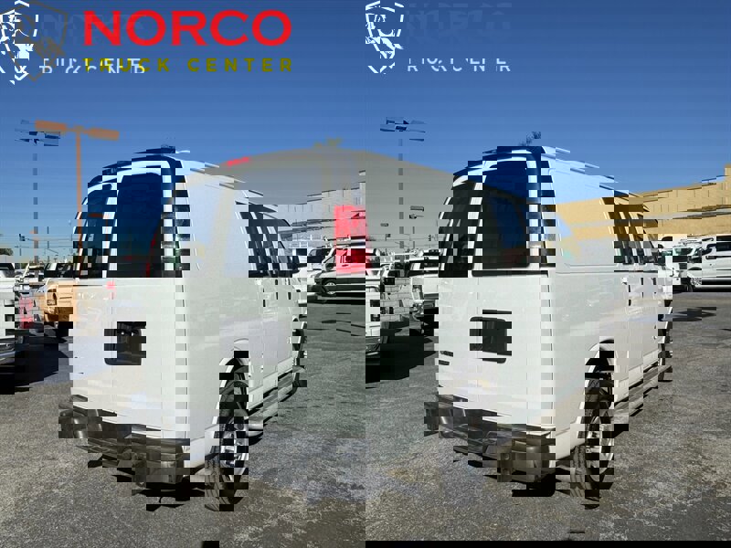 Used 2023 Chevrolet Express 2500 w/ Driver Convenience Package image 10