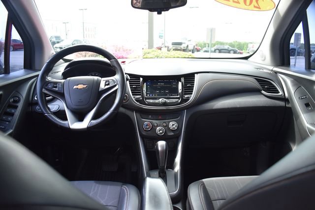 Used 2022 Chevrolet Trax LT w/ LT Convenience Package AWD/4WD image 3