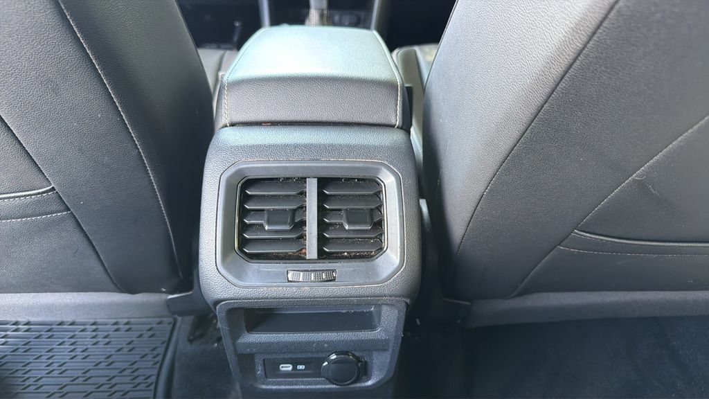Used 2023 Volkswagen Tiguan SE R-Line FWD image 27