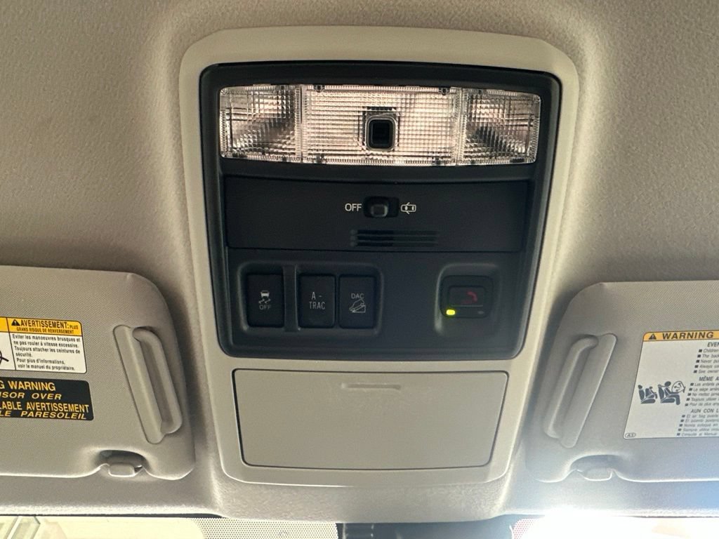 Used 2021 Toyota 4Runner SR5 AWD/4WD image 38