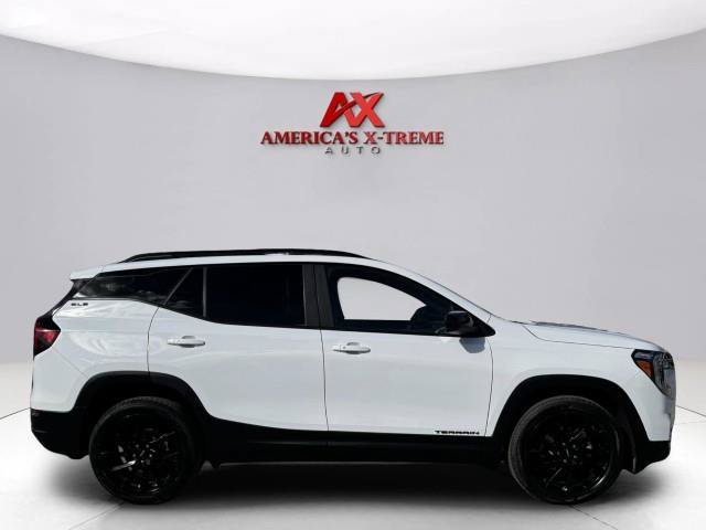 Used 2023 GMC Terrain SLE w/ Driver Convenience Package FWD image 7