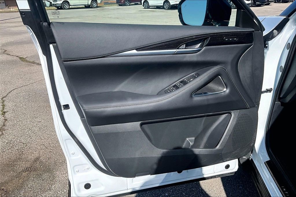 Used 2026 INFINITI QX60 Autograph w/ Dark Cargo Package image 24