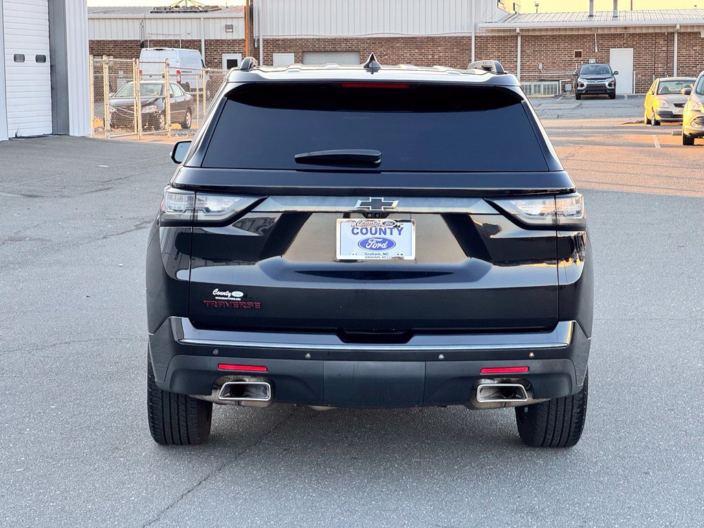 Used 2020 Chevrolet Traverse Premier w/ Redline Edition FWD image 4