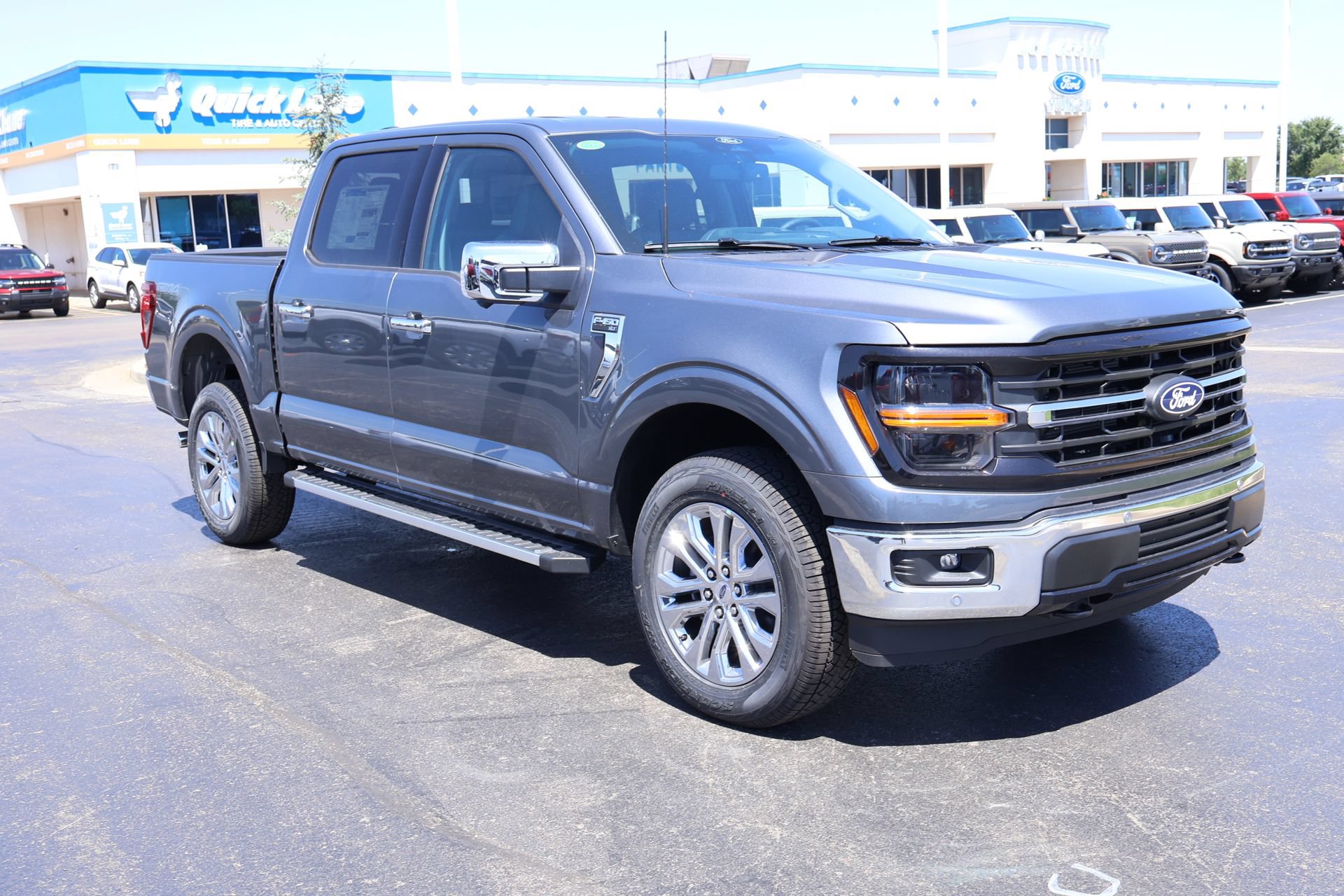 New 2026 Ford F150 XLT w/ Equipment Group 302A MID AWD/4WD 360° Tour
