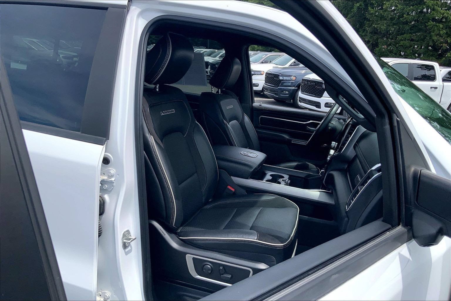 Used 2024 RAM 1500 Laramie AWD/4WD image 6