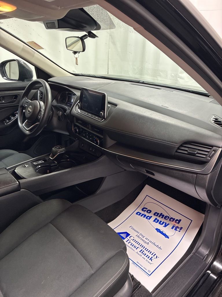 Used 2024 Nissan Rogue S image 28
