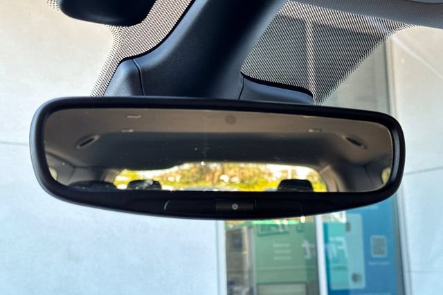 Used 2022 Chrysler Pacifica Touring-L FWD image 26