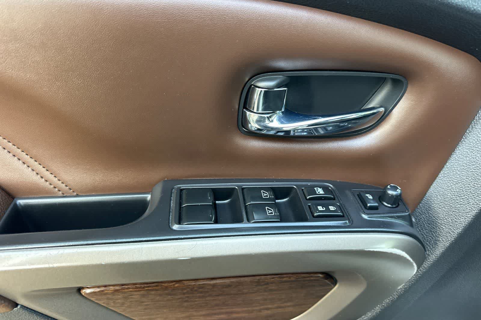 Used 2021 Nissan Titan Platinum Reserve w/ Moonroof Package RWD image 13