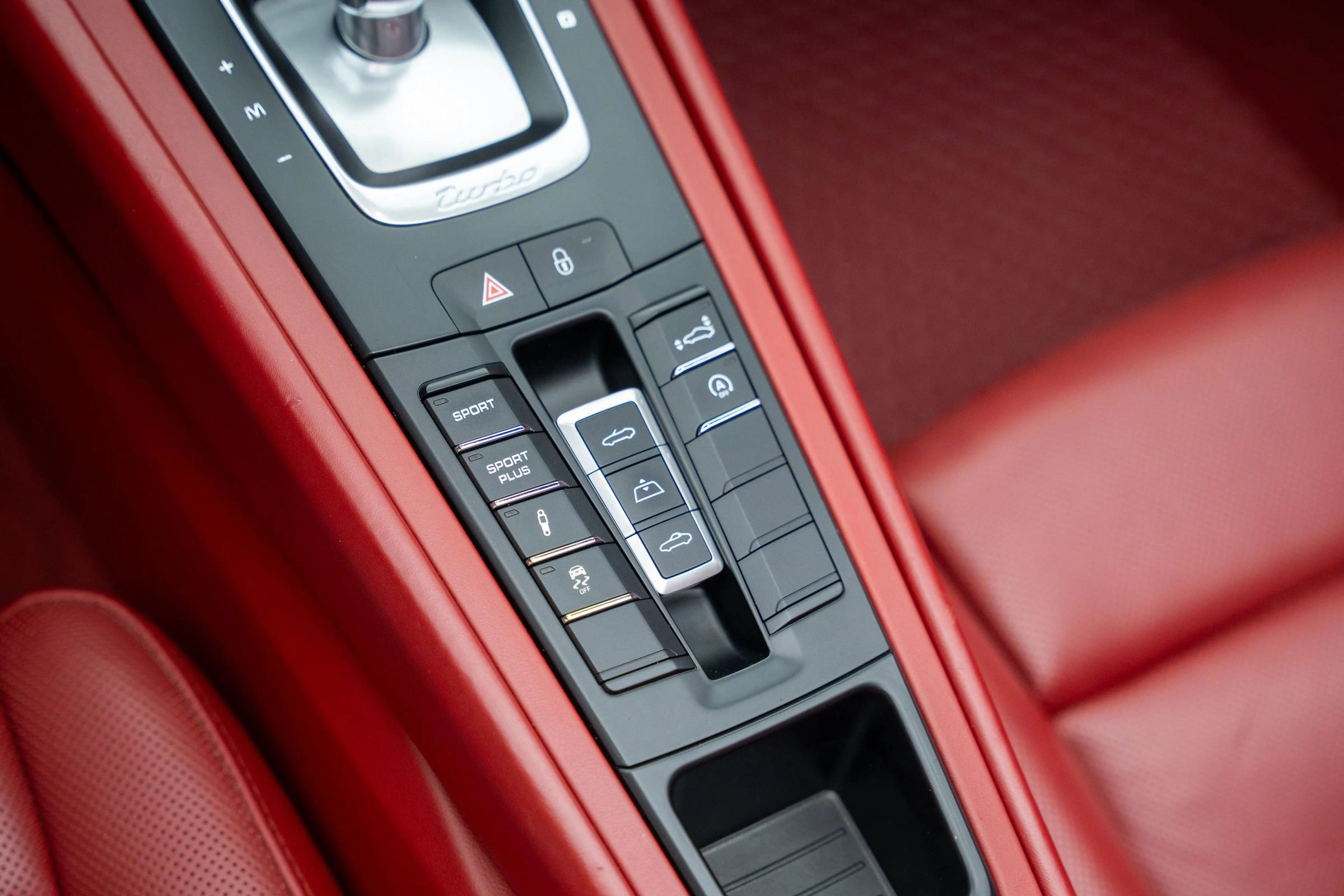 Used 2015 Porsche 911 Turbo image 41
