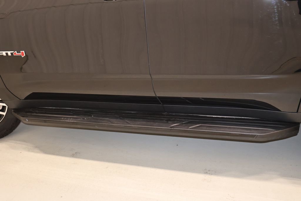 Used 2024 GMC Yukon AT4 w/ Technology Package image 53